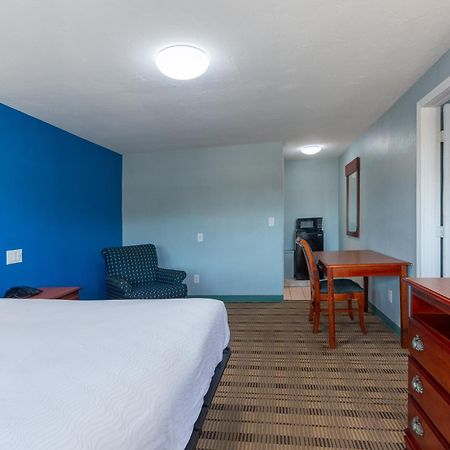 Knights Inn North Attleboro Экстерьер фото