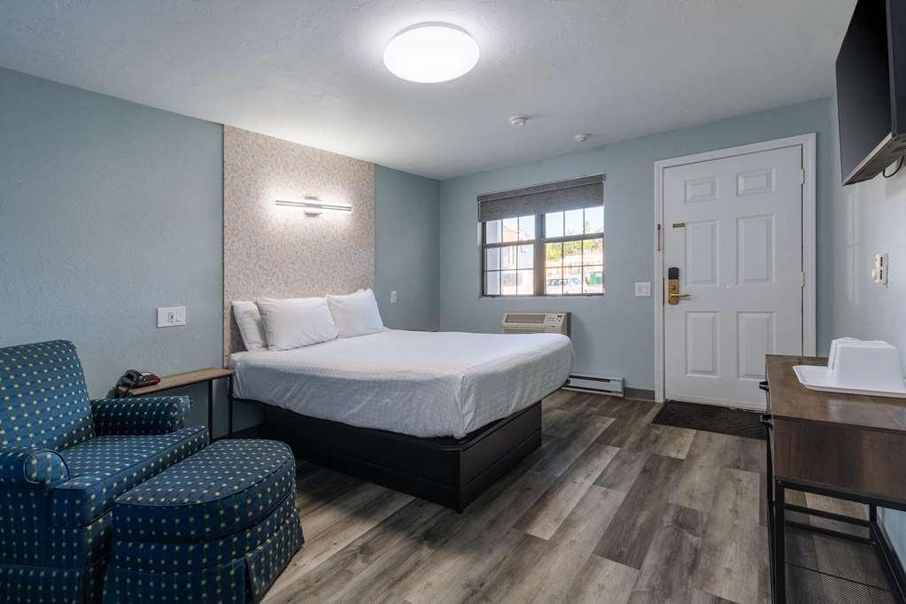 Knights Inn North Attleboro Номер фото